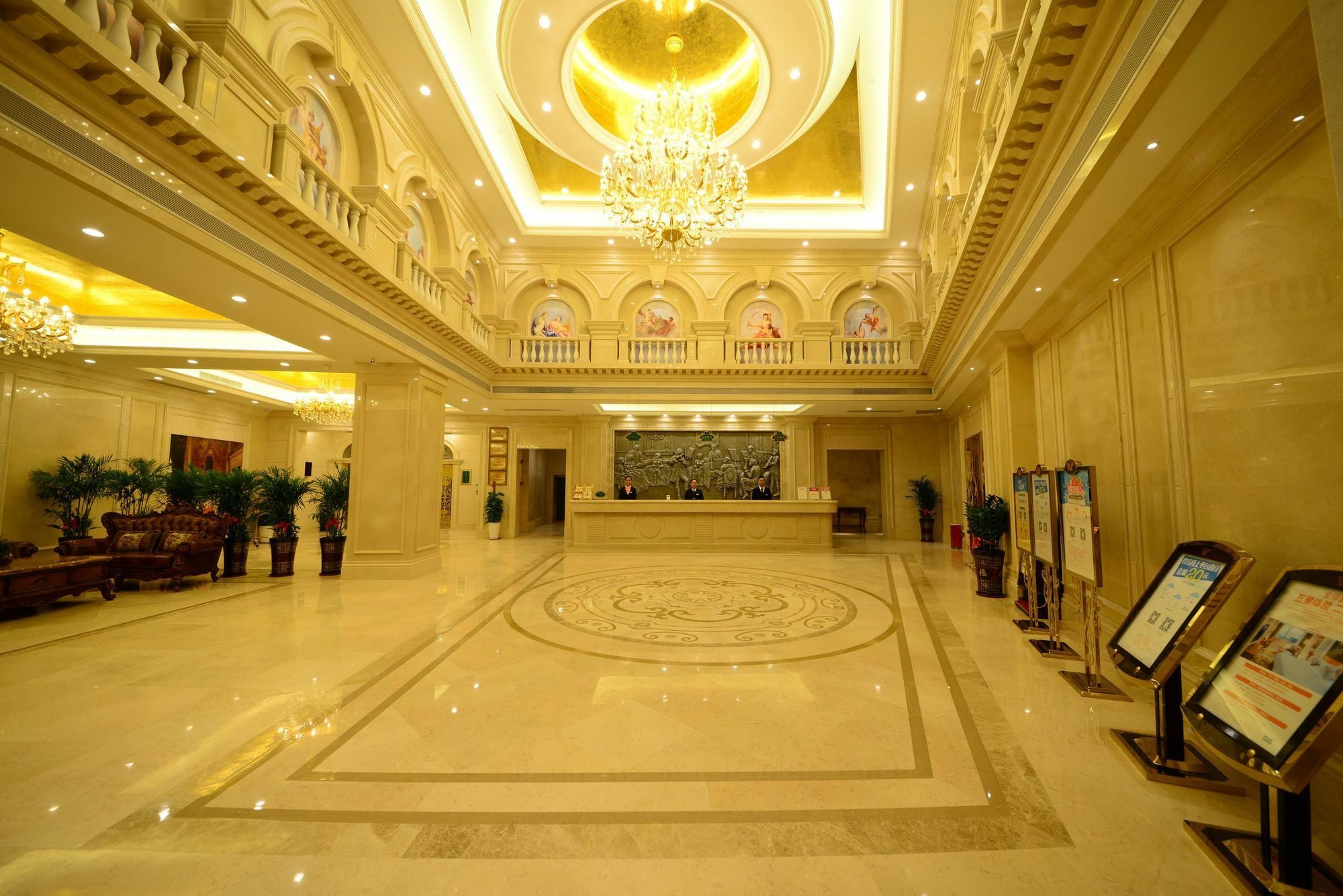 Vienna International Hotel Shajing Heyi Branch Shenzhen Exteriör bild